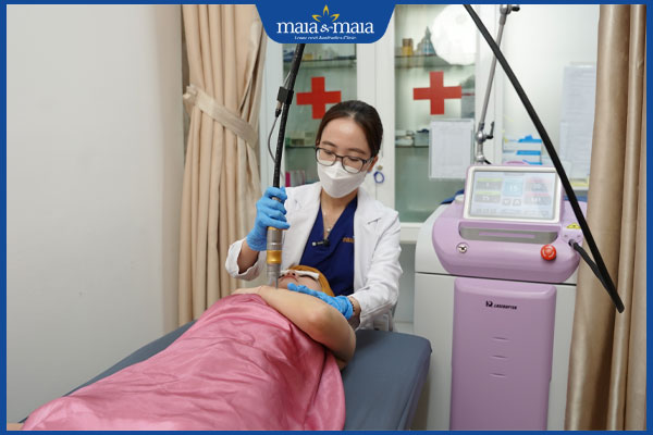 Triệt lông toàn thân 2 thực hiện triệt lông