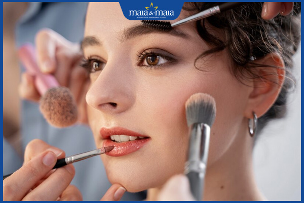 tiêm rãnh cười không trang điểm 