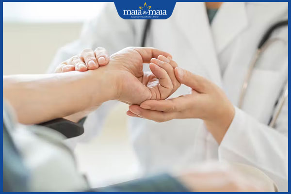 Tiêm filler má bao lâu thì mềm? Mẹo giúp má nhanh đẹp tự nhiên 3 bác sĩ thăm khám