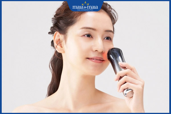 dùng máy nâng cơ mặt