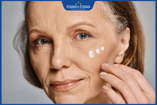 thoa kem nâng cơ mặt