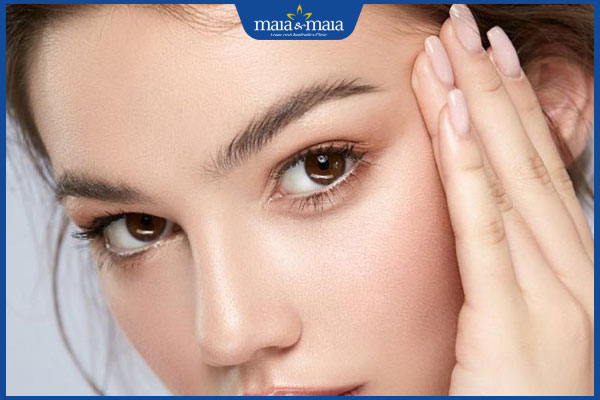 thực hiện nâng cơ đuôi mắt