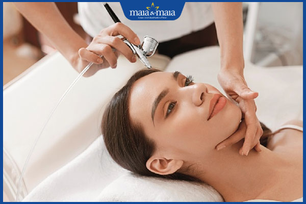 Trẻ hóa da bằng công nghệ Oxy Jet là như thế nào? Chi phí bao nhiêu? 2 thực hiện trẻ hóa da bằng công nghệ oxy jet