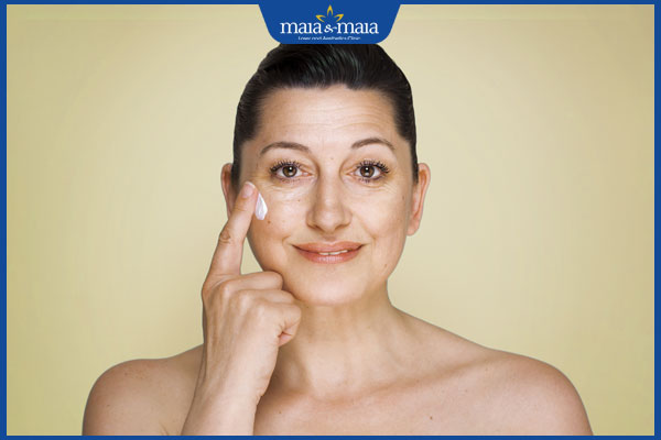 Nếp nhăn giữa 2 chân mày xóa bỏ được không? Cách cải thiện và phòng ngừa hiệu quả cao 4 dùng sản phẩm chống nhăn