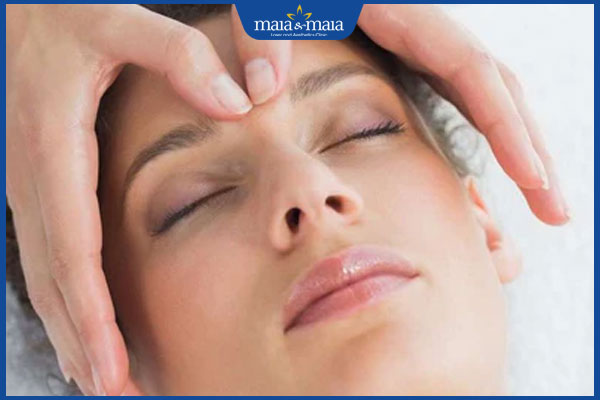 Nếp nhăn giữa 2 chân mày xóa bỏ được không? Cách cải thiện và phòng ngừa hiệu quả cao 3 massage nếp nhăn giữa 2 chân mày