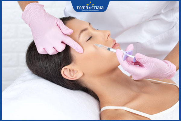 thực hiện tiêm xóa nhăn