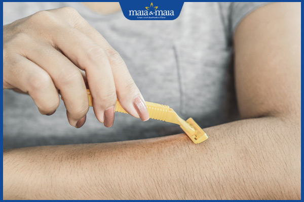 cạo lông ở cánh tay