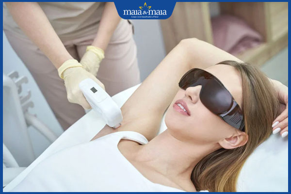 Triệt lông bằng laser gây ung thư không? Tác dụng phụ mọi người nên lưu ý 4 đeo kính khi triệt lông