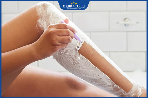 dùng bọt cạo lông chân