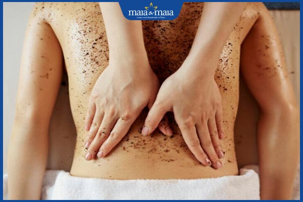 tẩy tế bào chết lưng