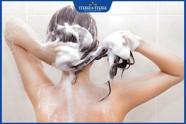 Mụn trứng cá trên da đầu do đâu? Cách điều trị và chăm sóc 3 gội đầu